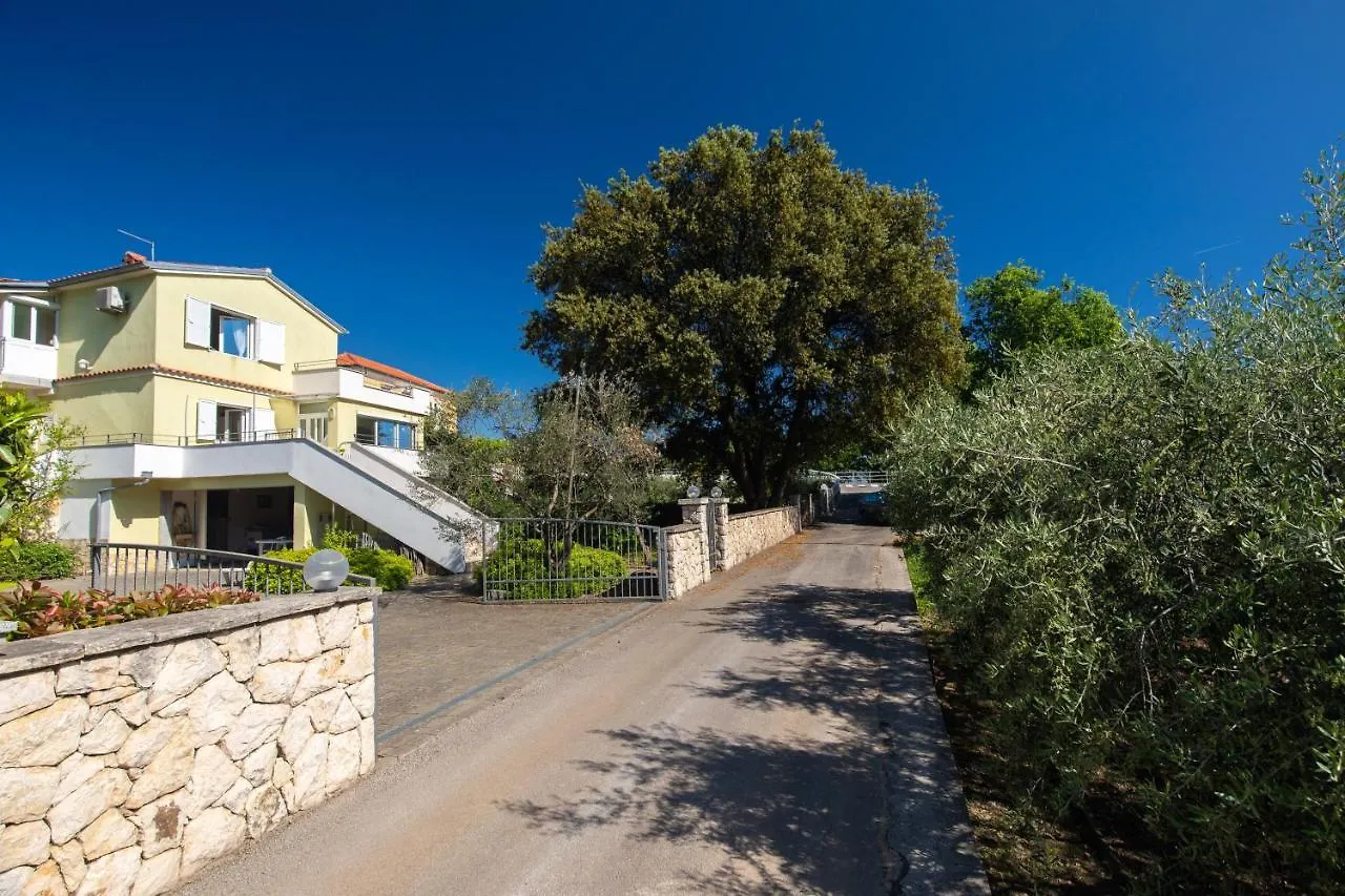 Apartment Portapisana Just 50M From The Beach Krk Town