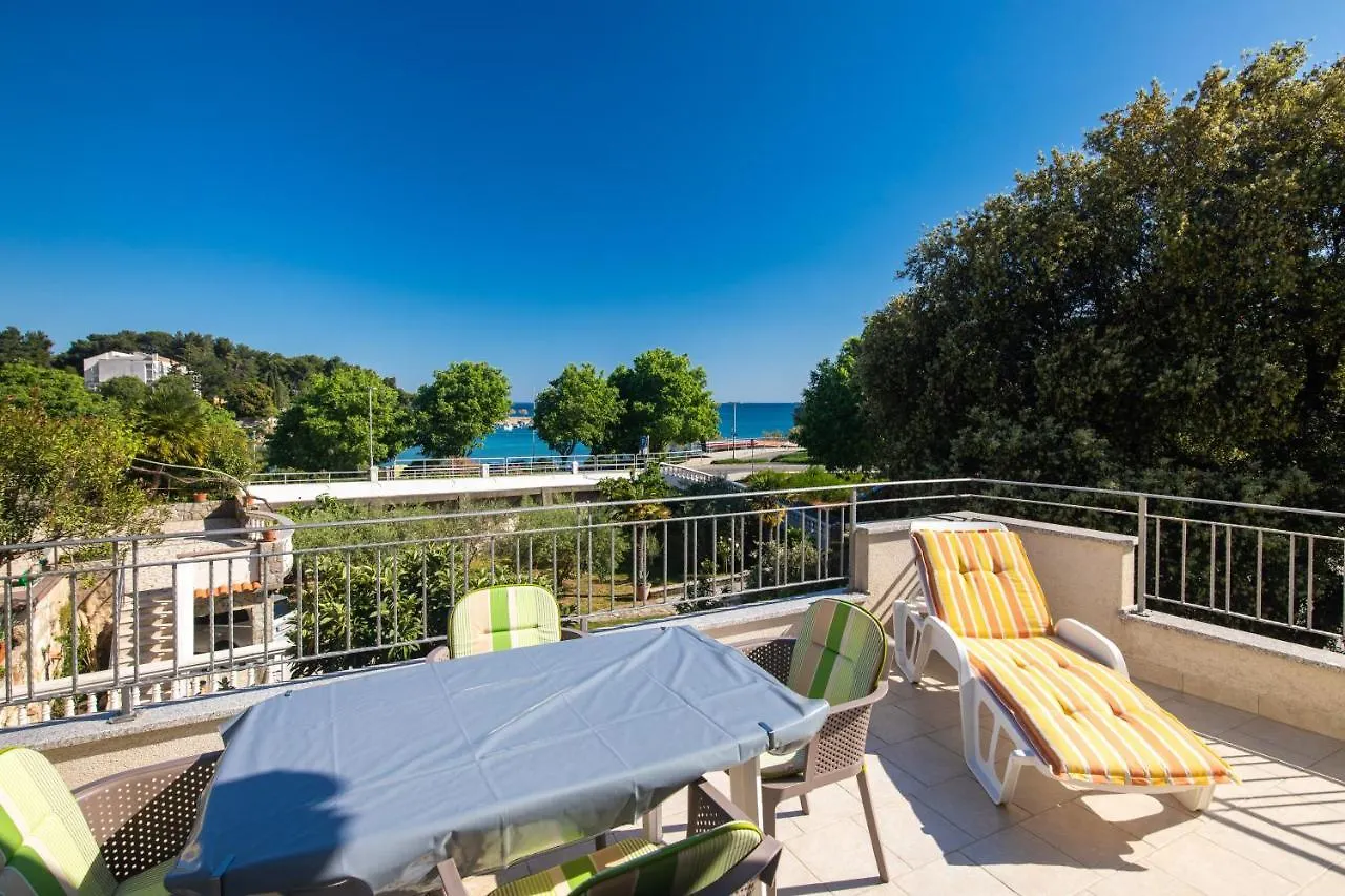 Apartment Portapisana Just 50M From The Beach contacts