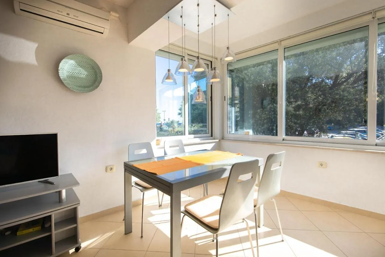 Apartment Portapisana Just 50M From The Beach Krk Town